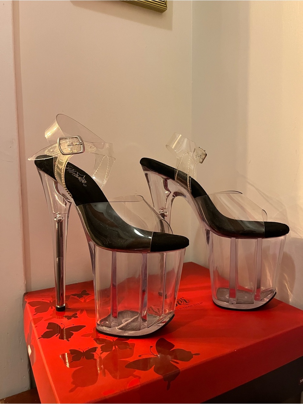 Pleaser Flamingo-808 Clear/Black Sole Size 7